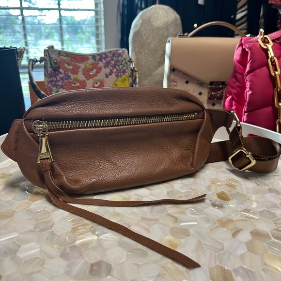 Aimee Kestenberg belt bag crossbody! - Picture 8 of 9
